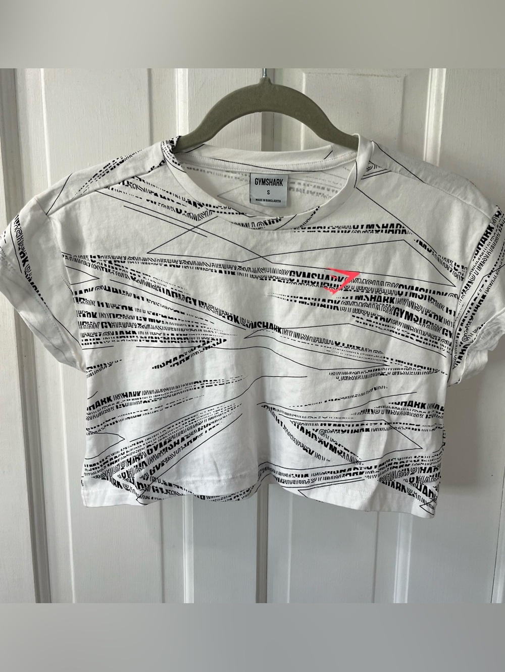 Gymshark Zone Graphic Crop Tee in the White/Black colorway. Women’s size Small